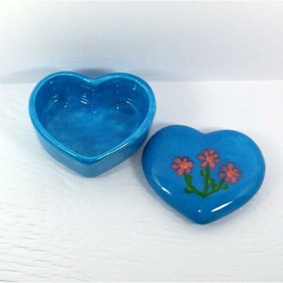 Blue Ceramic Trinket Dish Heart Shaped With Lid, Handmade With Flowers Handmade - Picture 5 of 7
